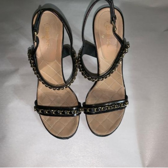 authentic CHANEL size 39.5 chainlink/leather $1250 - Picture 9 of 12